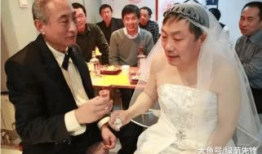 老头同性视频,老头同性视频背后的故事与思考